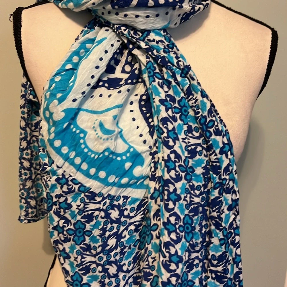 Casual Movements Scarf